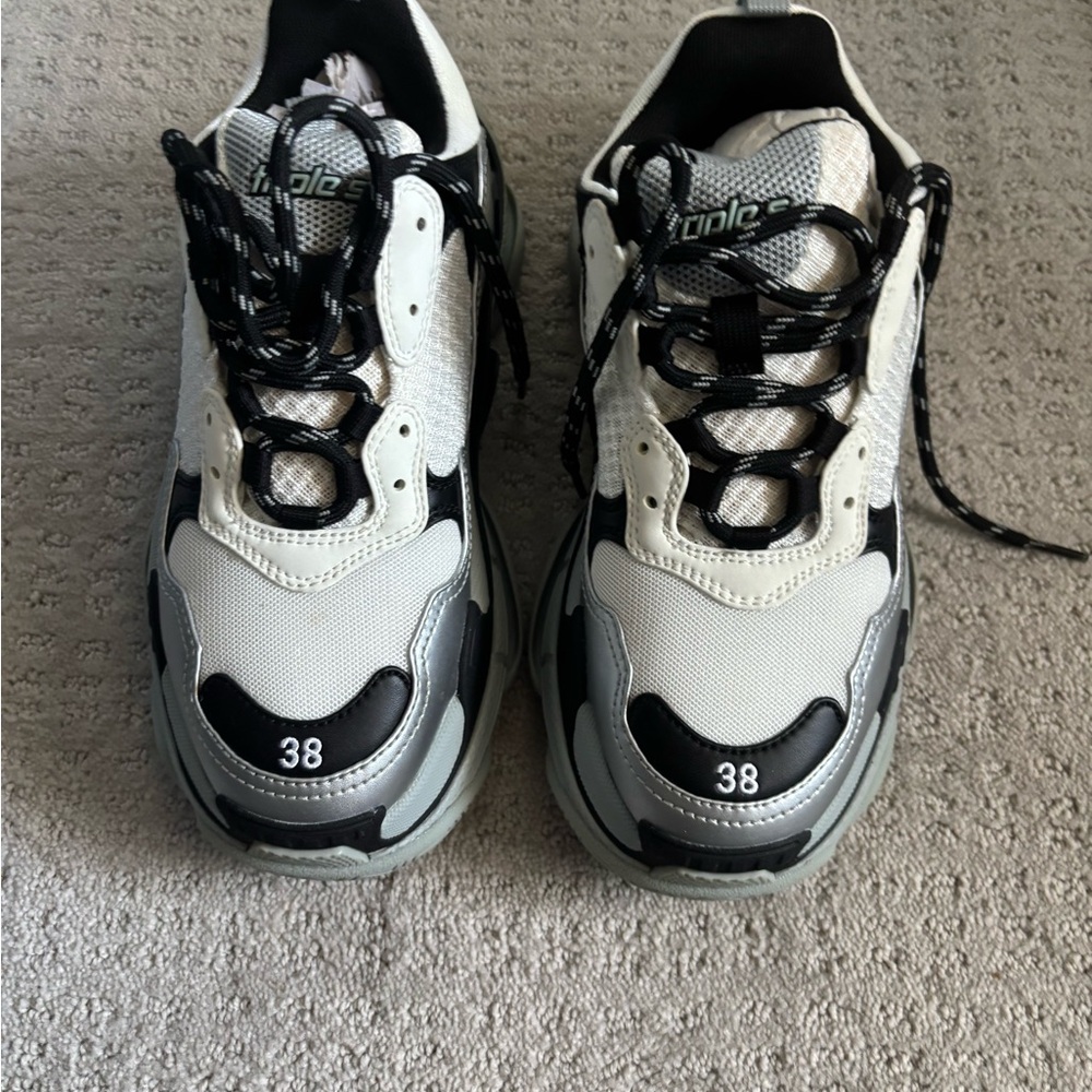 *Authentic* Balenciaga Triple S sneakers. Only worn twice.